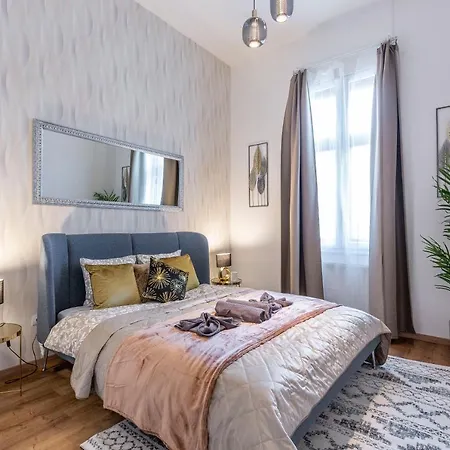 Luxurious Art Deco In The King Street Apartament *