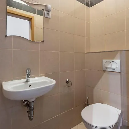 Luxurious Art Deco In The King Street Appartamento Budapest